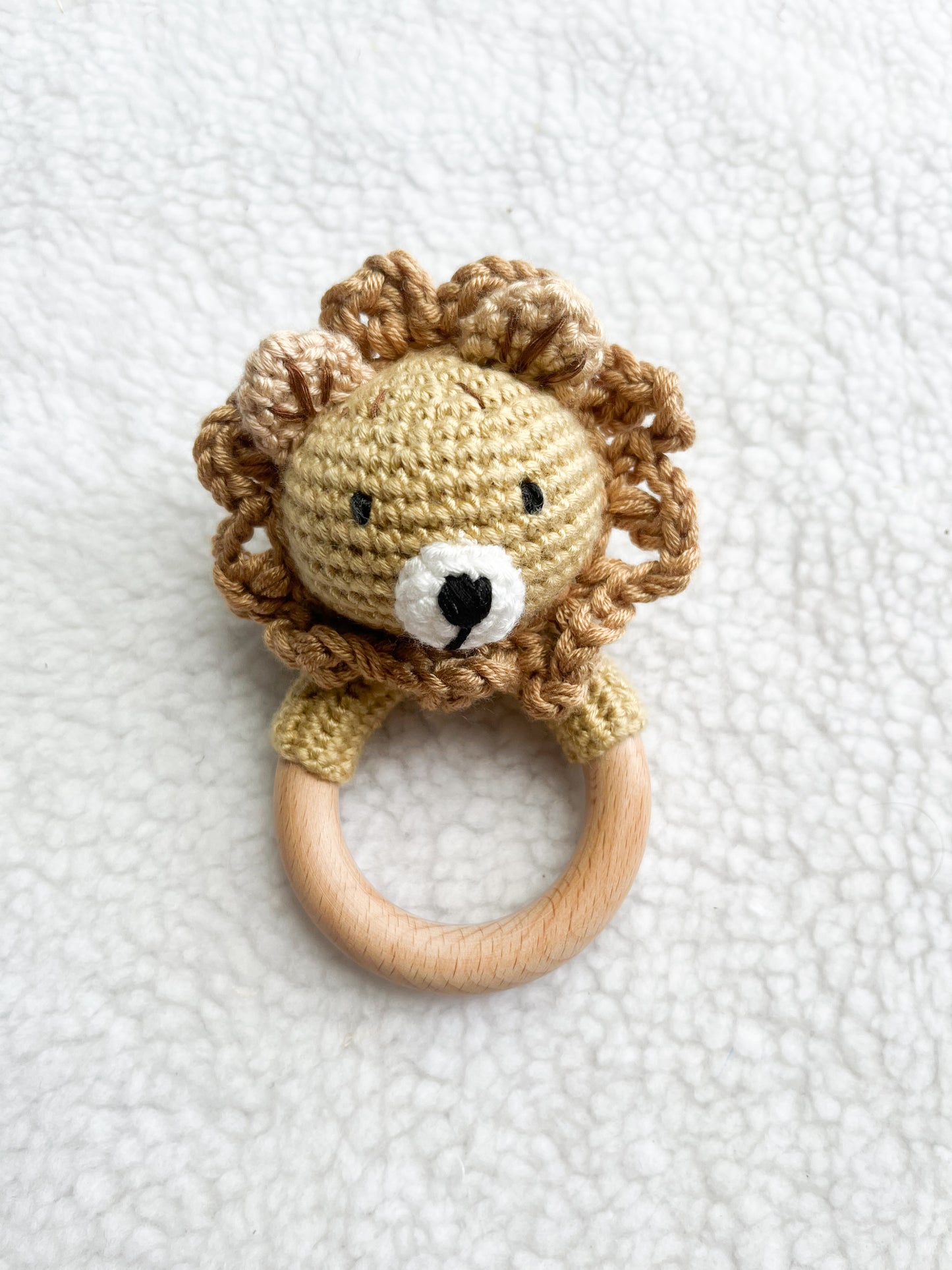 Hochet en crochet - Lion brun - Monmini