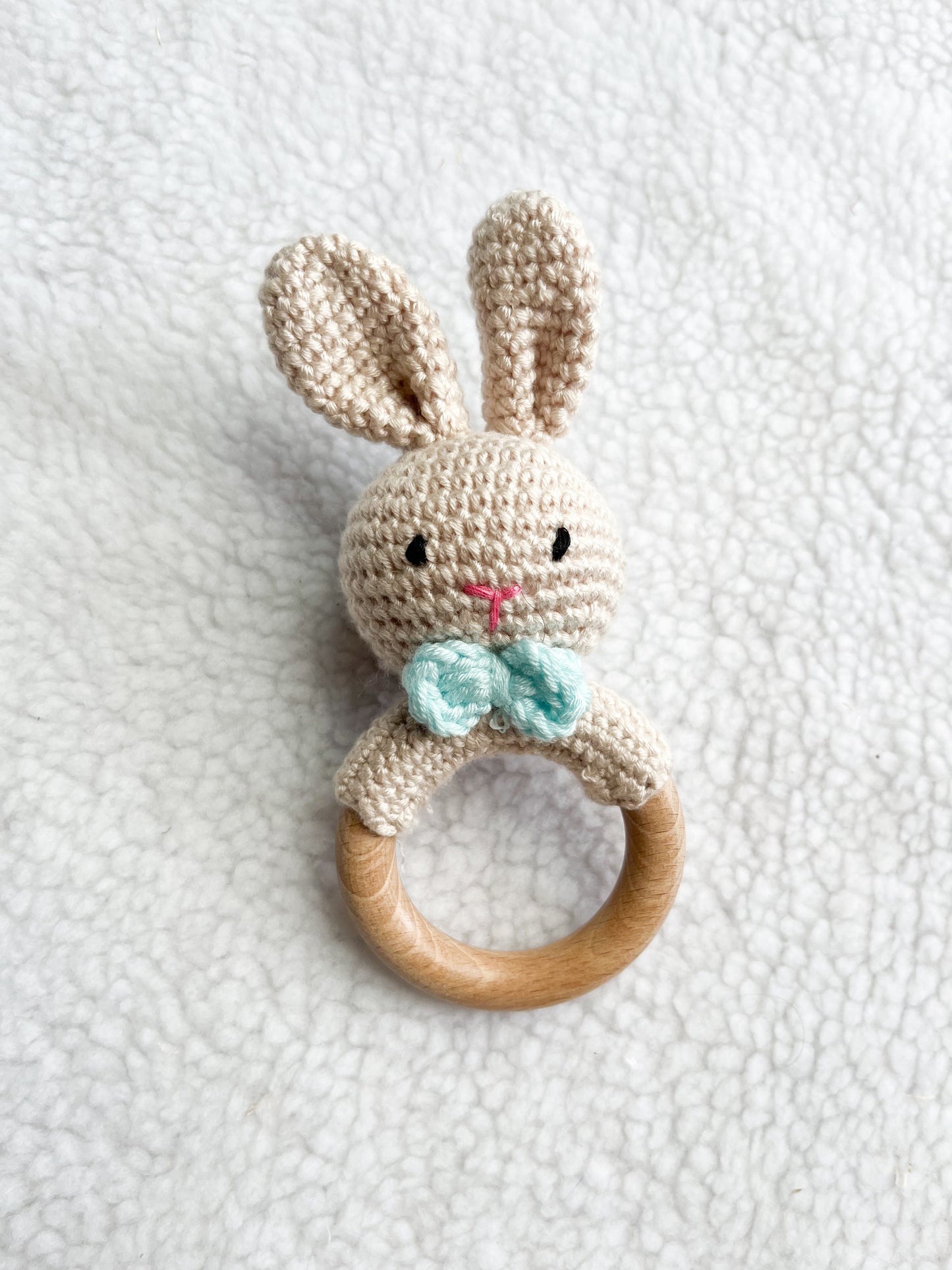 Hochet en crochet - Lapin - Monmini