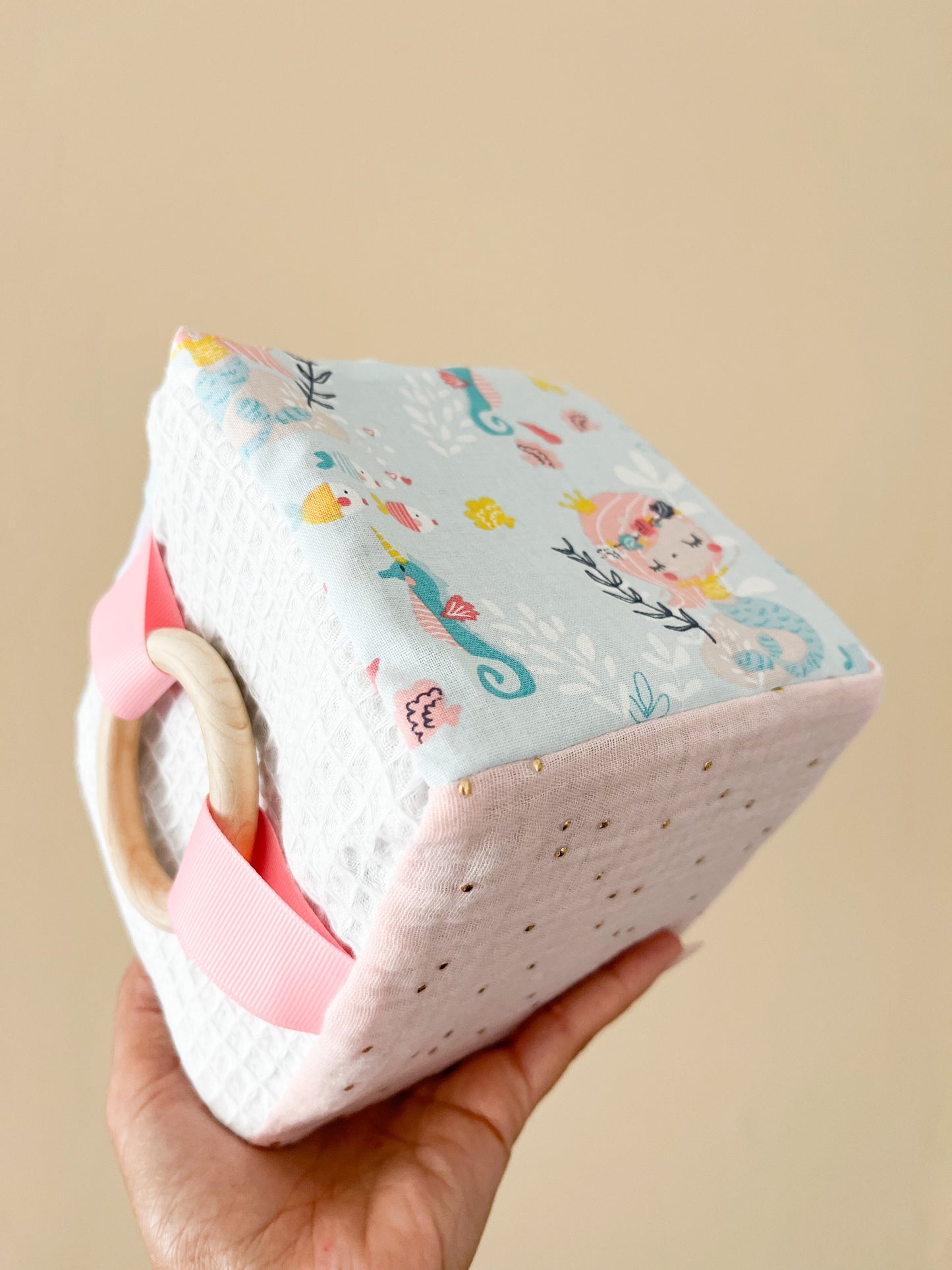 Cube d’éveil multi-texture - Sirène - Monmini