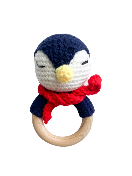 Hochet en crochet - Pingouin bleu